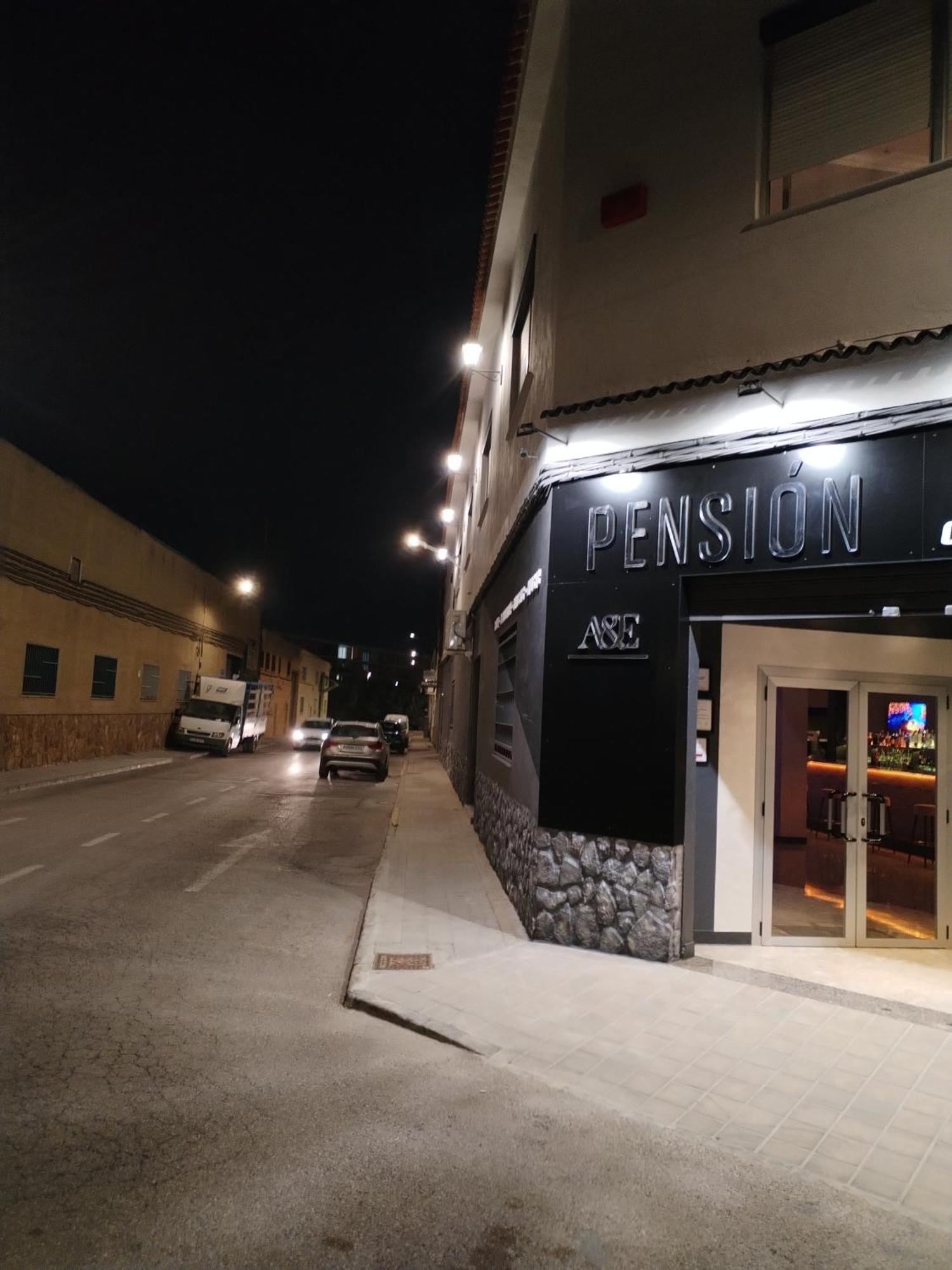 Pension A&E Манисес Экстерьер фото